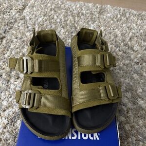 Birkenstock sandals men size 9 us.